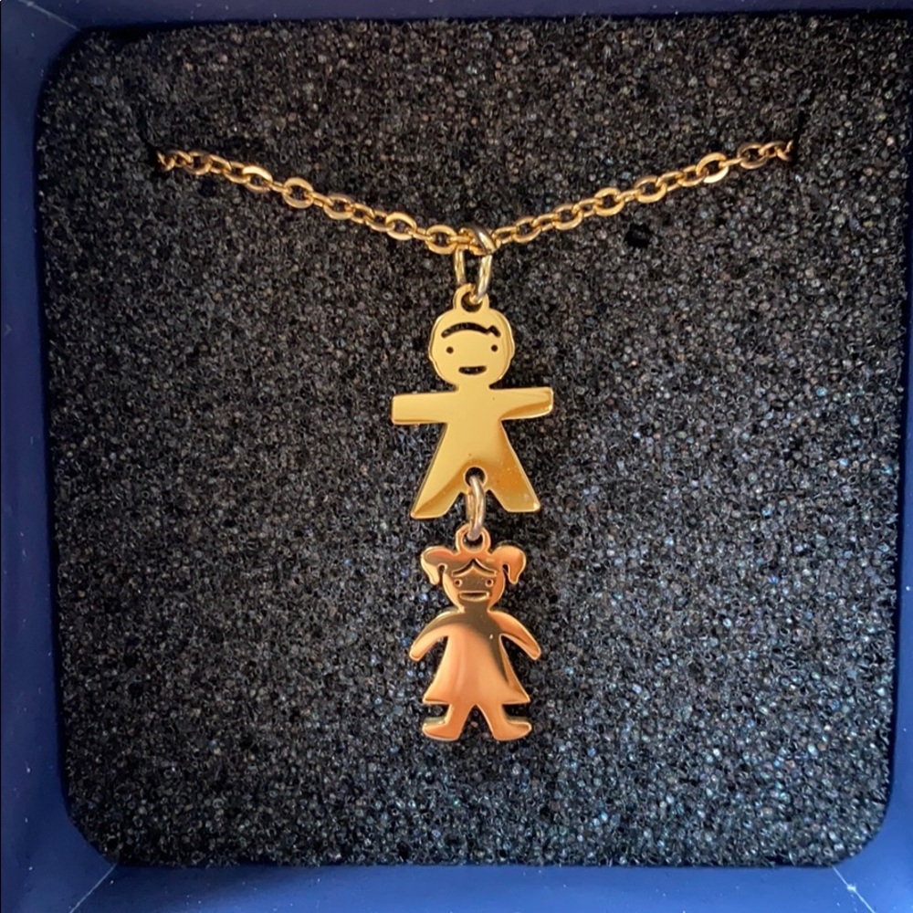 A sibling necklace